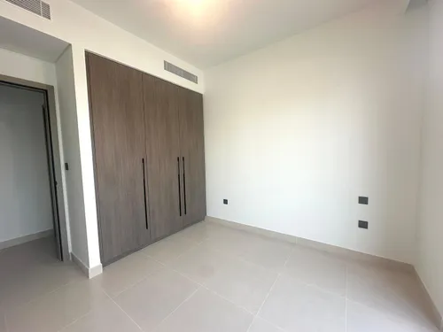 4 Bedrooms Townhouse in Aura