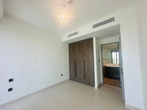 4 Bedrooms Townhouse in Aura