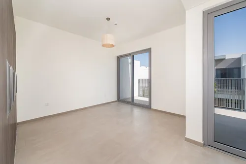 4 Bedrooms Townhouse in Elan