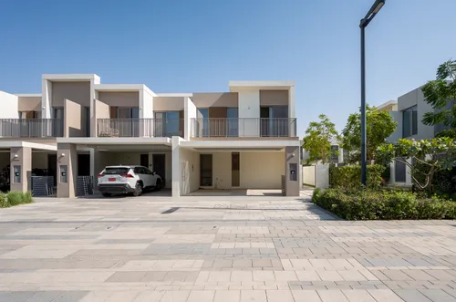 4 Bedrooms Townhouse in Elan