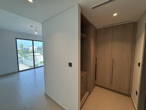 3 Bedrooms Townhouse in Aura