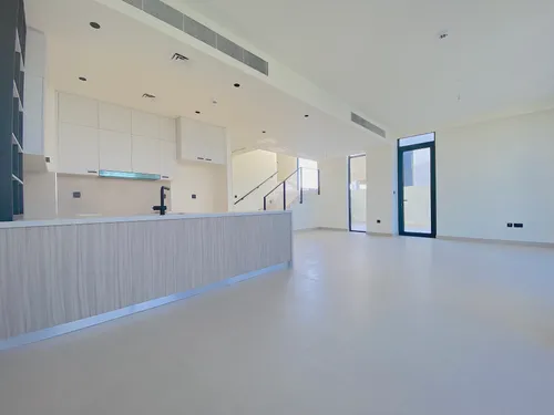 3 Bedrooms Townhouse in Golf Grove