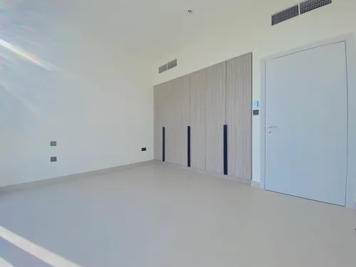3 Bedrooms Townhouse in Golf Grove