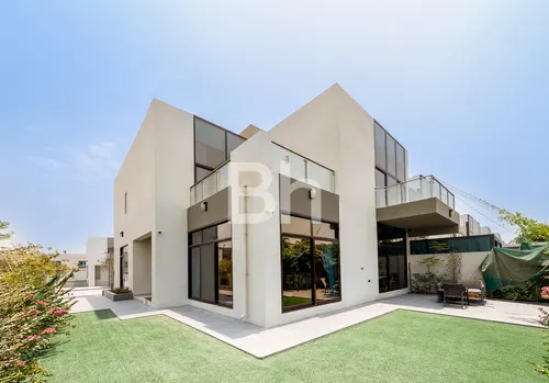 Backing Park | Corner Unit | Elevated Pot