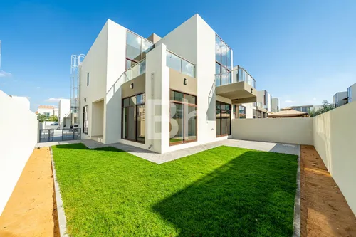 4 Bedrooms Townhouse in Senses at the Fields