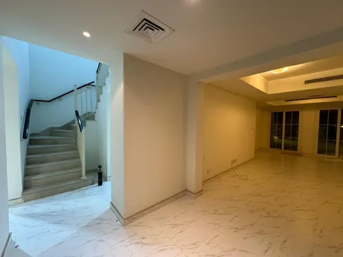 3 Bedrooms Townhouse in Springs 3