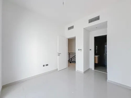3 Bedrooms Townhouse in Centaury