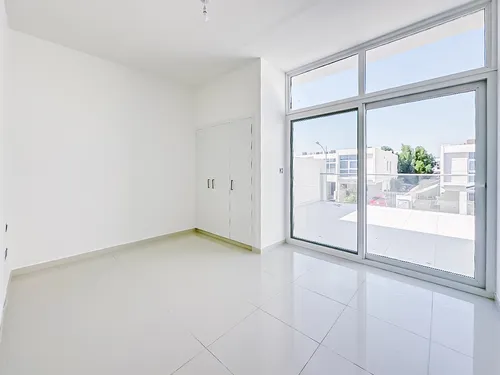 3 Bedrooms Townhouse in Centaury