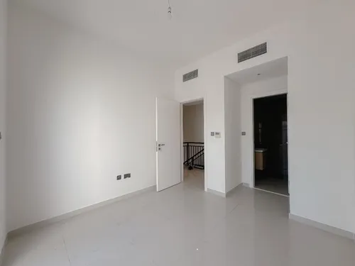 3 Bedrooms Townhouse in Centaury