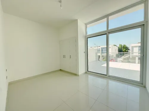 3 Bedrooms Townhouse in Centaury