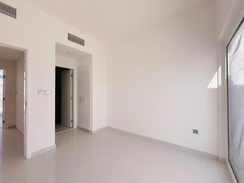 3 Bedrooms Townhouse in Centaury