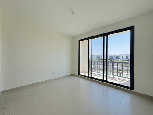 3 Bedrooms Townhouse in Maple 3