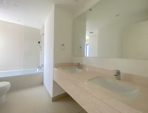 3 Bedrooms Townhouse in Maple 3