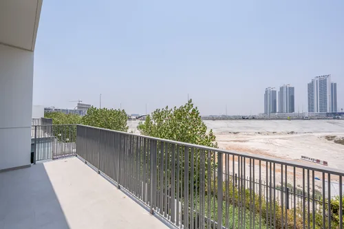 4 Bedrooms Townhouse in Elan