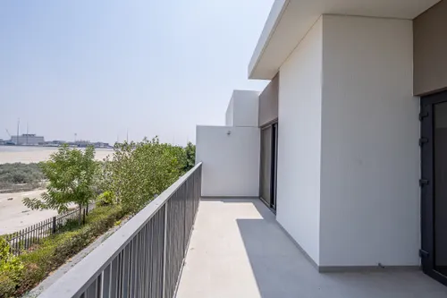 4 Bedrooms Townhouse in Elan