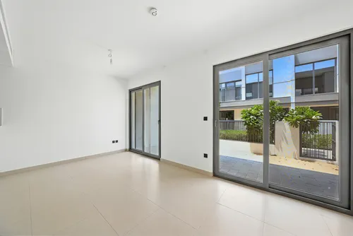 3 Bedrooms Townhouse in Aura 1