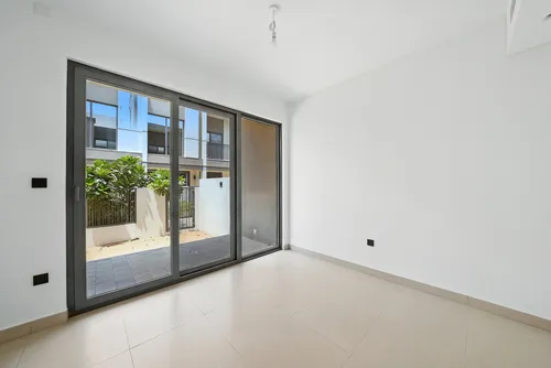 3 Bedrooms Townhouse in Aura 1