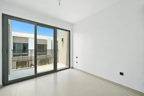3 Bedrooms Townhouse in Aura 1