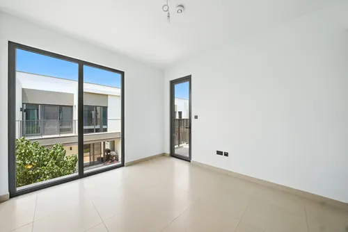 3 Bedrooms Townhouse in Aura 1