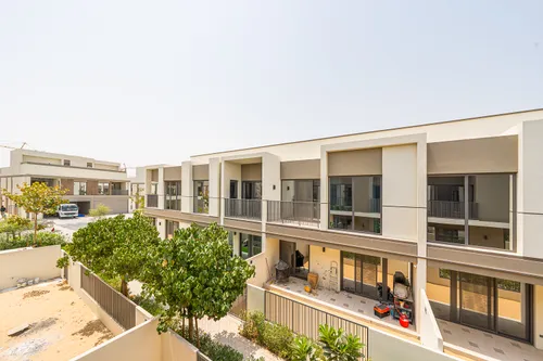 3 Bedrooms Townhouse in Aura 1