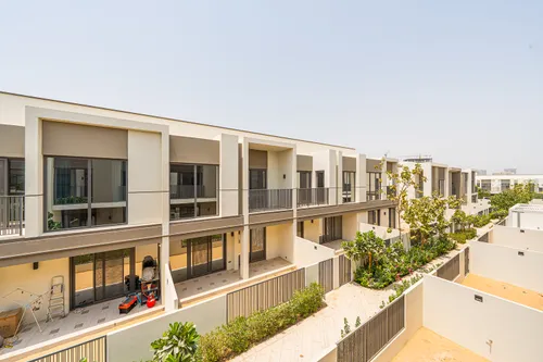 3 Bedrooms Townhouse in Aura 1