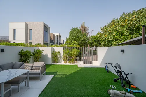 3 Bedrooms Townhouse in Joy