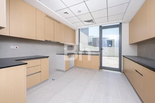4 Bedrooms Townhouse in Gardenia Townhomes
