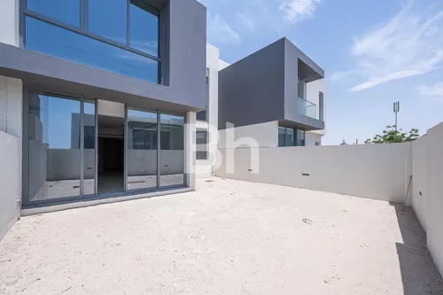 4 Bedrooms Townhouse in Gardenia Townhomes
