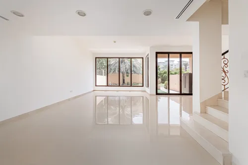 Spacious 4 Bed Townhouse | Prime Location | Vacant