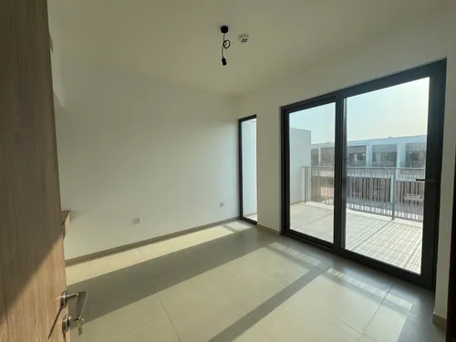 3 Bedrooms Townhouse in Elan