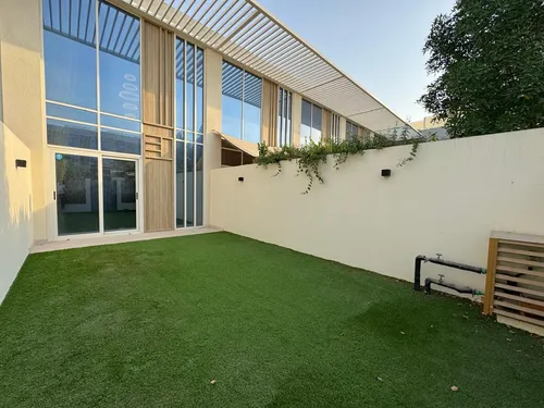 2 Bedrooms Townhouse in rukan 1