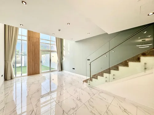 2 Bedrooms Townhouse in rukan 1