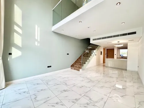 Upgraded Kitchen | Large Garden | Ready To Move