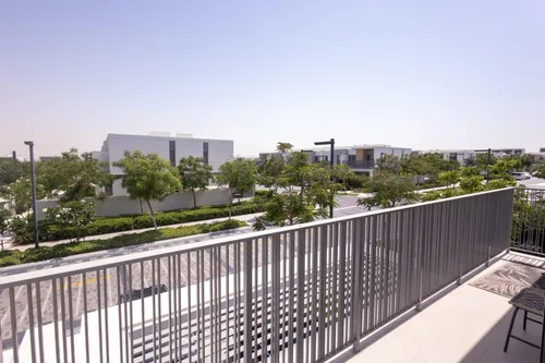 4 Bedrooms Townhouse in Elan