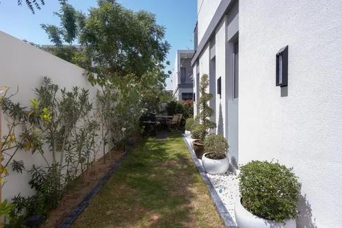 4 Bedrooms Townhouse in Elan
