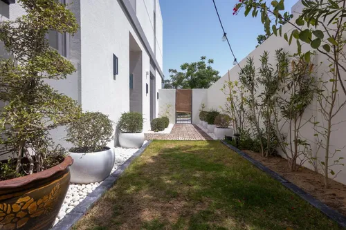4 Bedrooms Townhouse in Elan