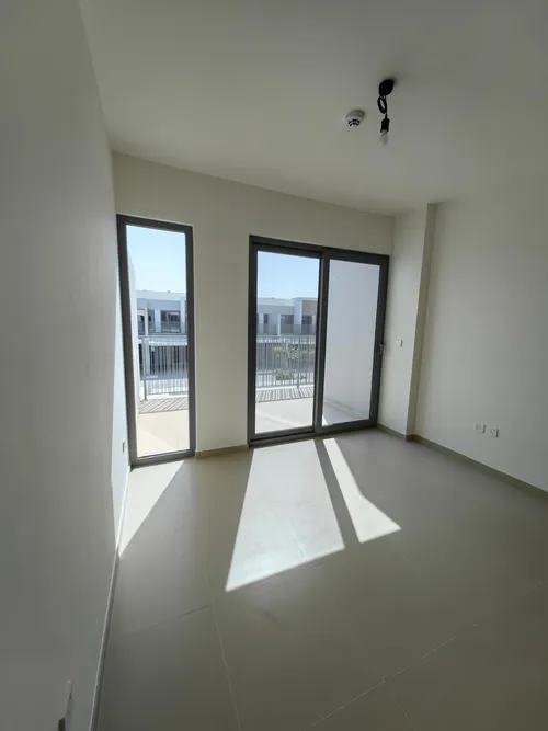 3 Bedrooms Townhouse in Elan