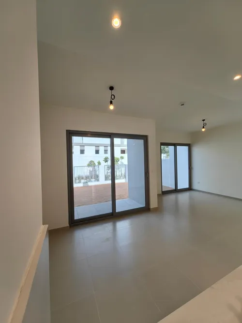 3 Bedrooms Townhouse in Elan