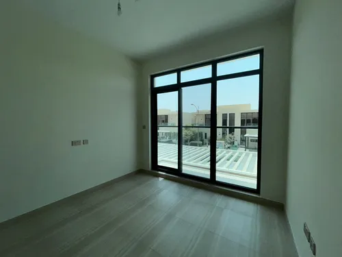 4 Bedrooms Townhouse in Park Residences