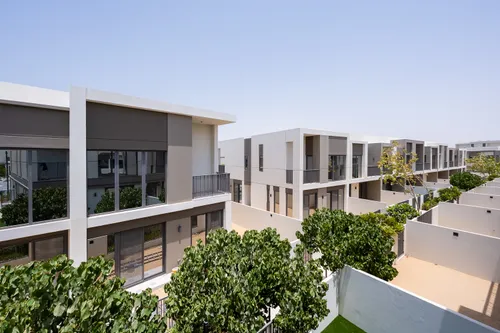 4 Bedrooms Townhouse in Aura