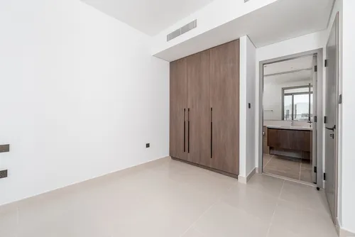 4 Bedrooms Townhouse in Aura