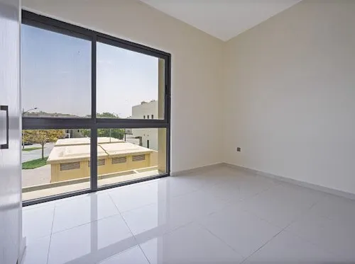3 Bedrooms Townhouse in Aurum Villas