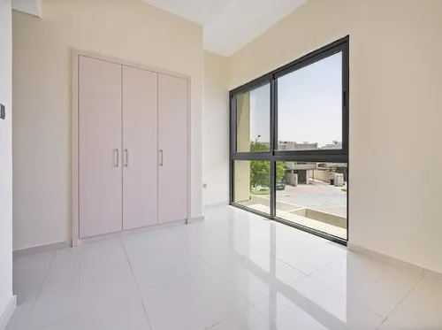 3 Bedrooms Townhouse in Aurum Villas