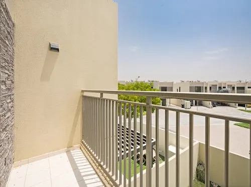 3 Bedrooms Townhouse in Aurum Villas