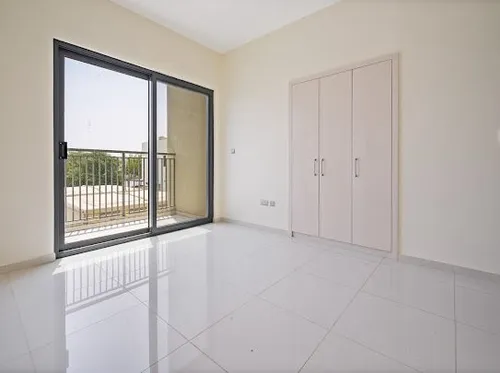 3 Bedrooms Townhouse in Aurum Villas
