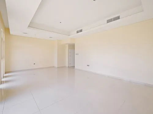 3 Bedrooms Townhouse in Aurum Villas