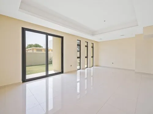3 Bedrooms Townhouse in Aurum Villas