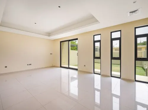 3 Bedrooms Townhouse in Aurum Villas