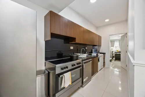 3 Bedrooms Townhouse in Avencia 2
