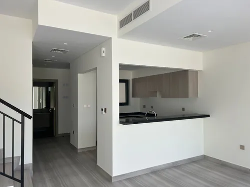 3 Bedrooms Townhouse in Pelham